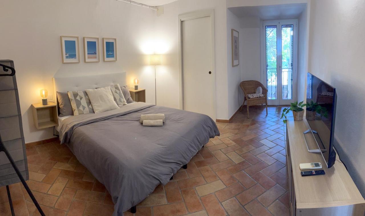 Appartements Dans Agreable Maison De Ville Centre Historique De Римини Екстериор снимка